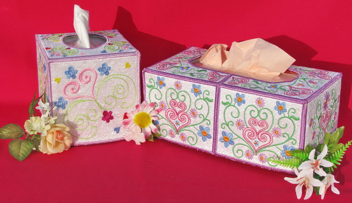 Curly Curves Tissue Box Cover